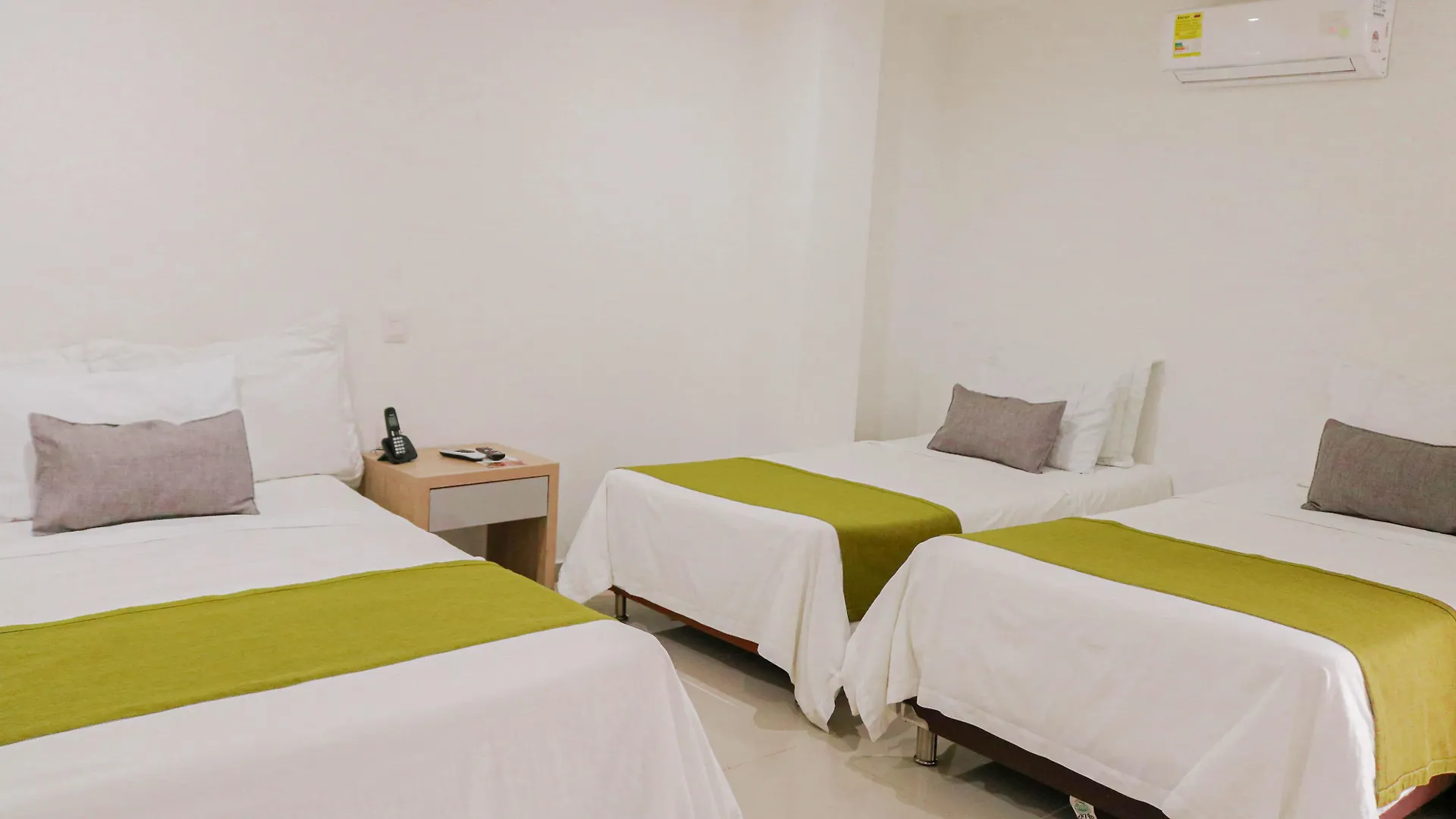 Hotel Boutique Laureles Медельин