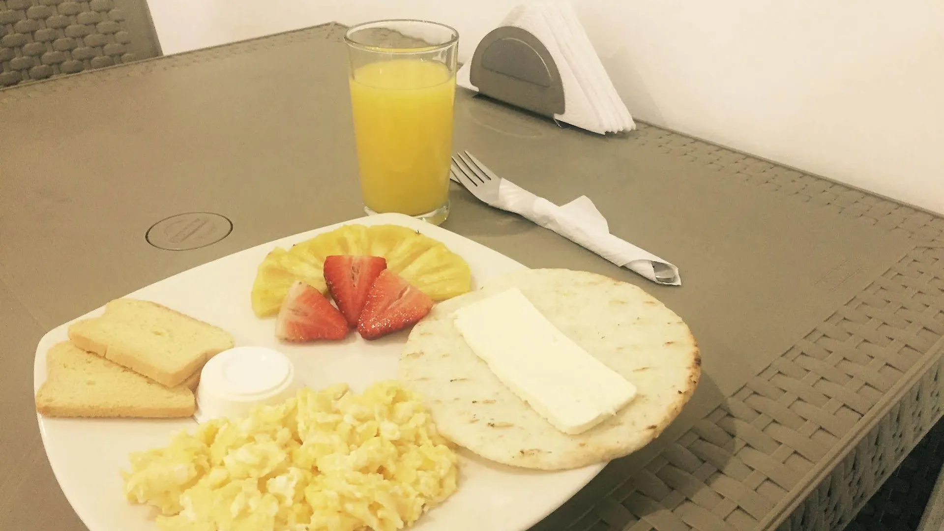 Hotel Boutique Laureles Медельин