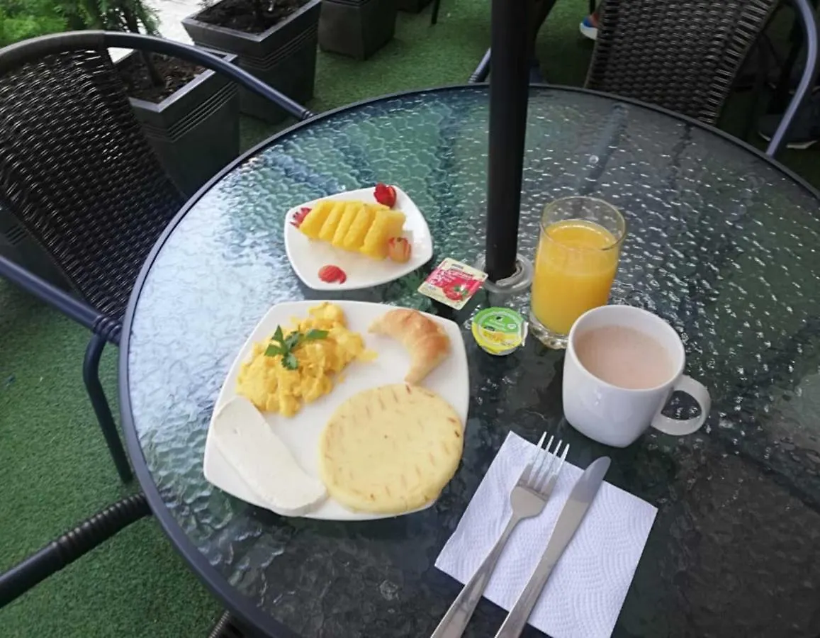 Hotel Boutique Laureles Медельин